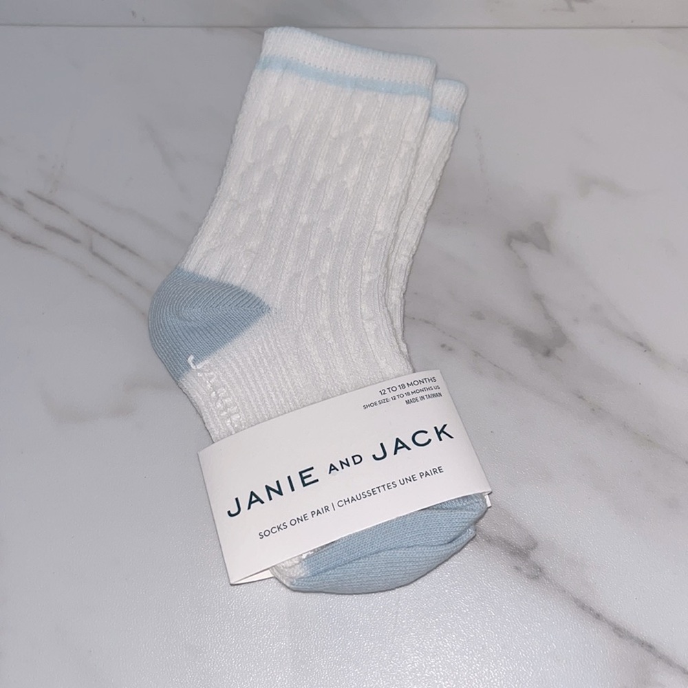 NWT janie and Jack light blue white socks 12-18 months